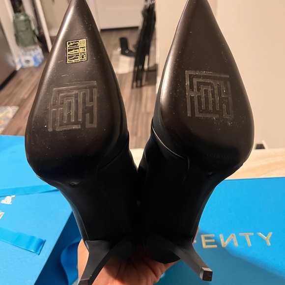 Fenty Designer Bootie Brand New NEVER WORN size 42 - Picture 5 of 7